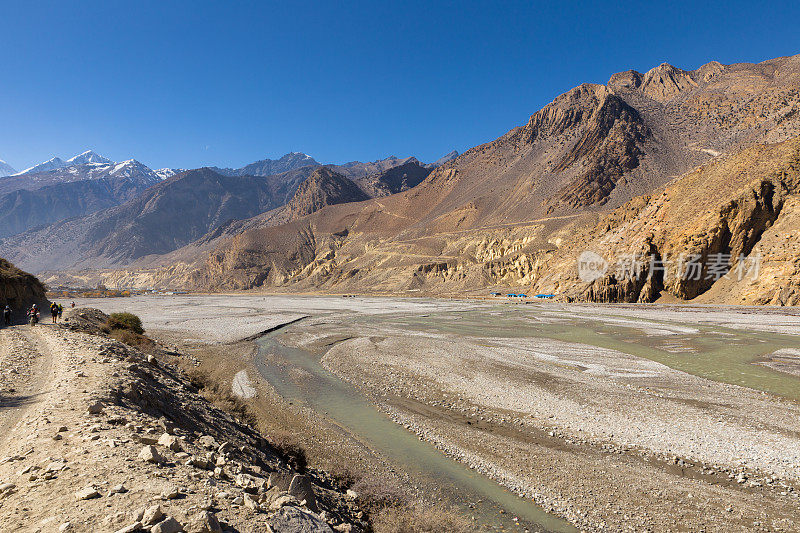 喜马拉雅山Jomsom附近的Kali Gandaki河